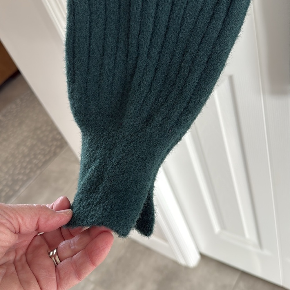 NWT Aerie Women's Spruce Green Super Soft Ribbed Knit Pullover Sweater - Size M - Picture 4 of 8